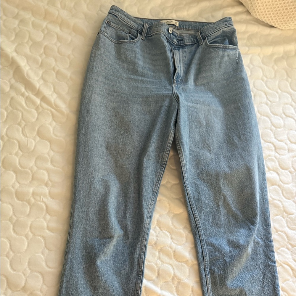 Abercrombie & Fitch Curve Love 90s Straight Leg Jeans